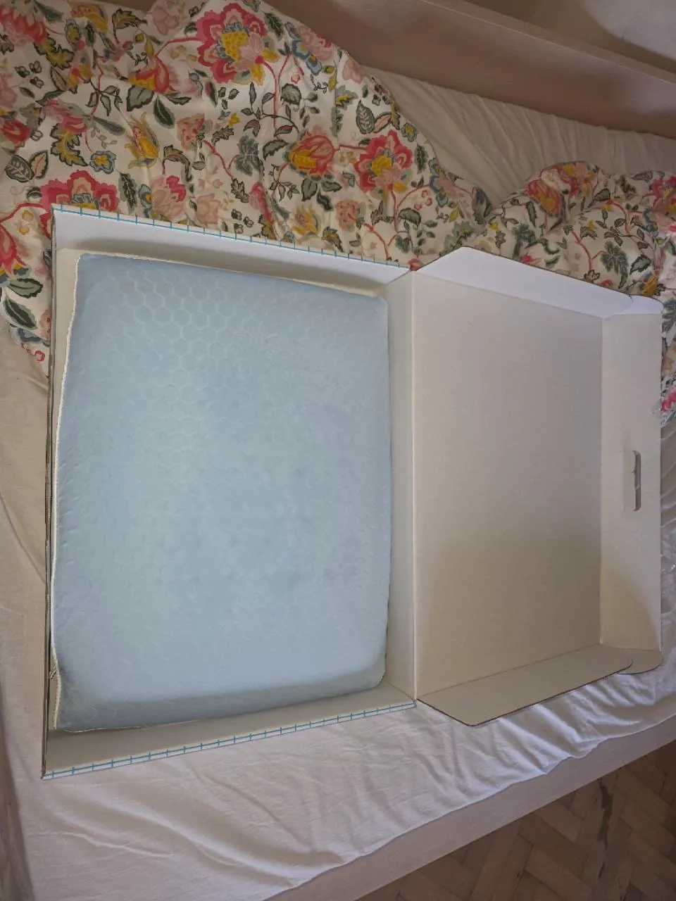 Подушка IKEA Kvarnvern 42×54 с охлаждающим слоем 2