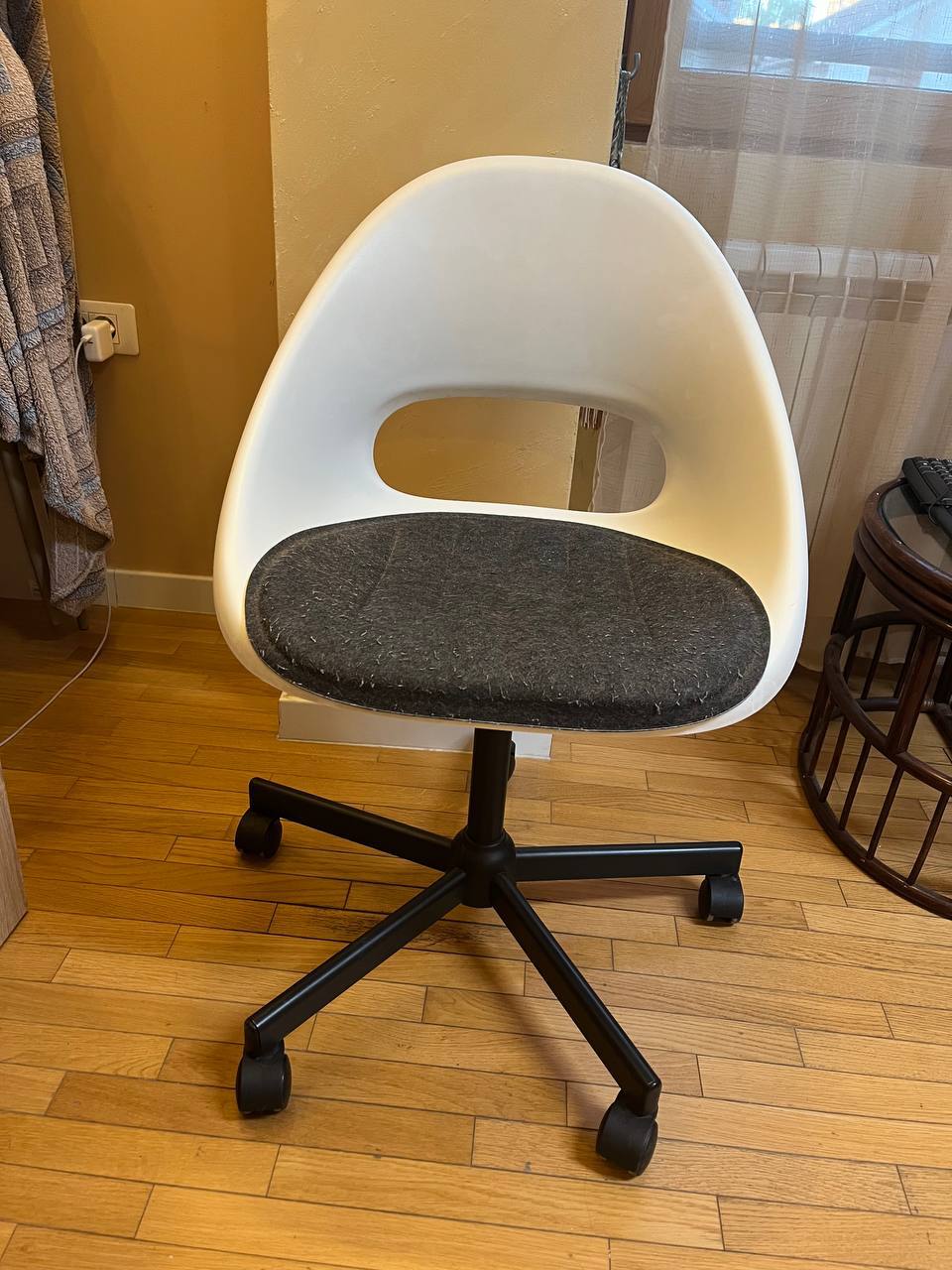 Офисный стул IKEA 1
