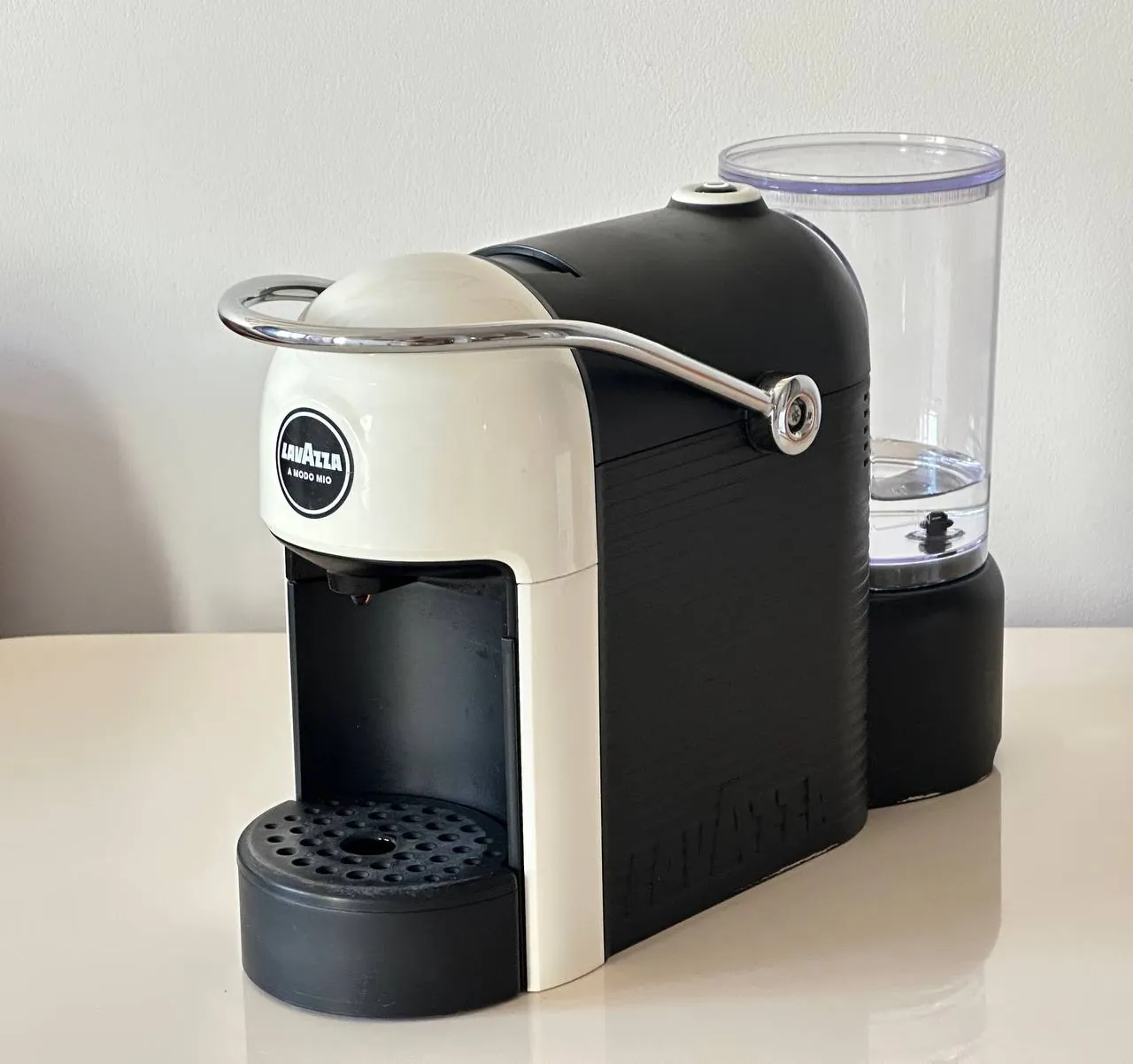 Кофеварка Lavazza Jolie капсульная Белград 1