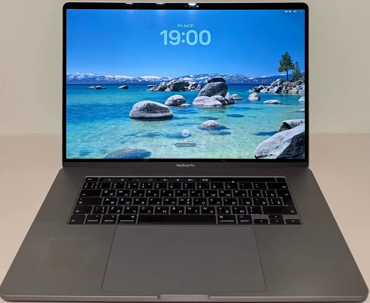 MacBook Pro 16 2019 Intel i7 32GB 1
