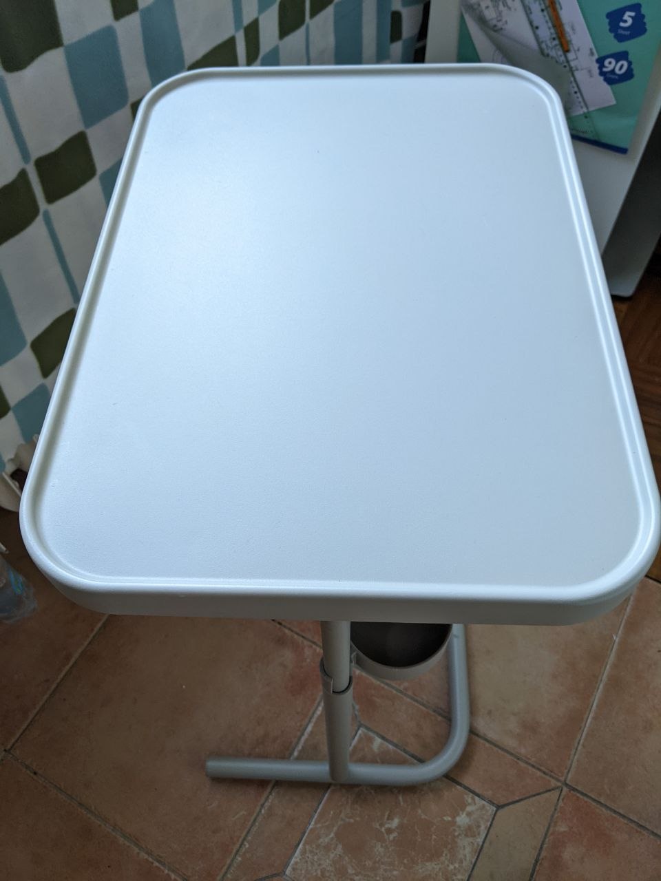 Стол для ноутбука из Икеи 1