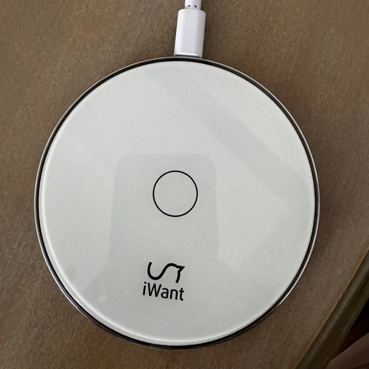 Беспроводная зарядка iWant IW-15 15W Qi новая 1