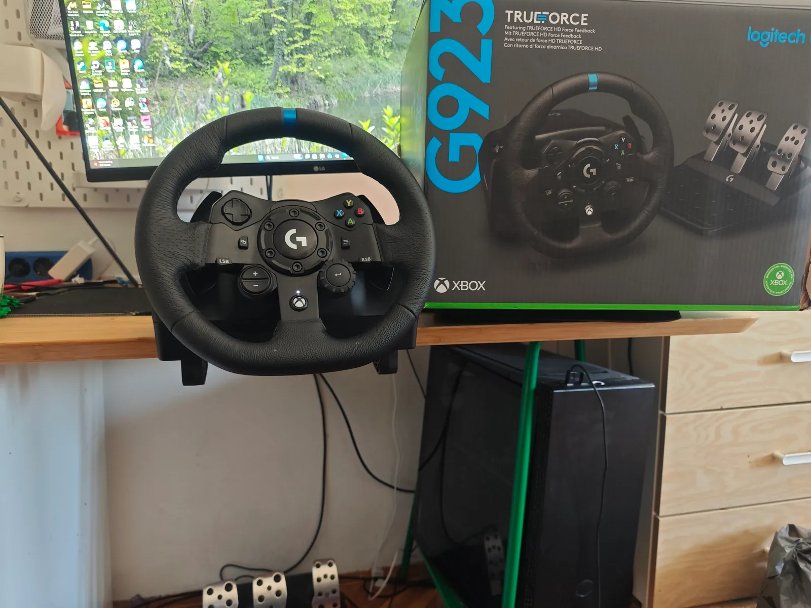 Руль Logitech G923 1