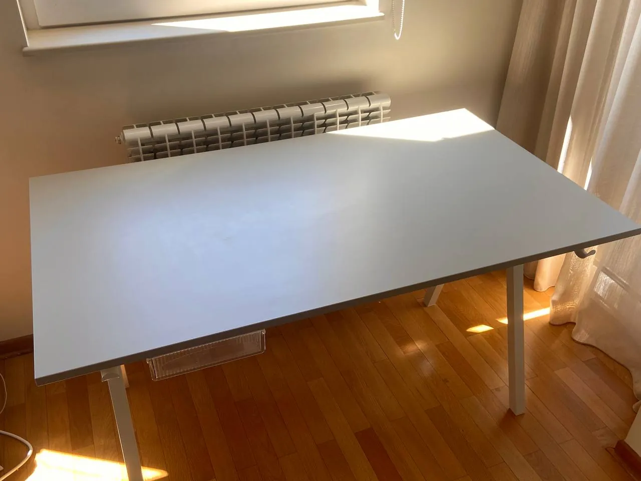Рабочий стол IKEA Trotten 140×80 3
