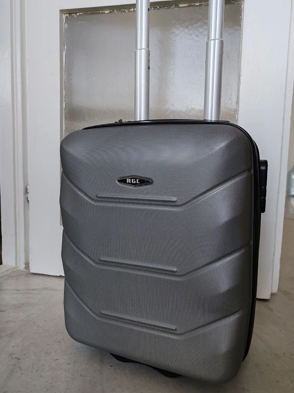 Чемодан ручная кладь 40×30×20 см 20 л 1