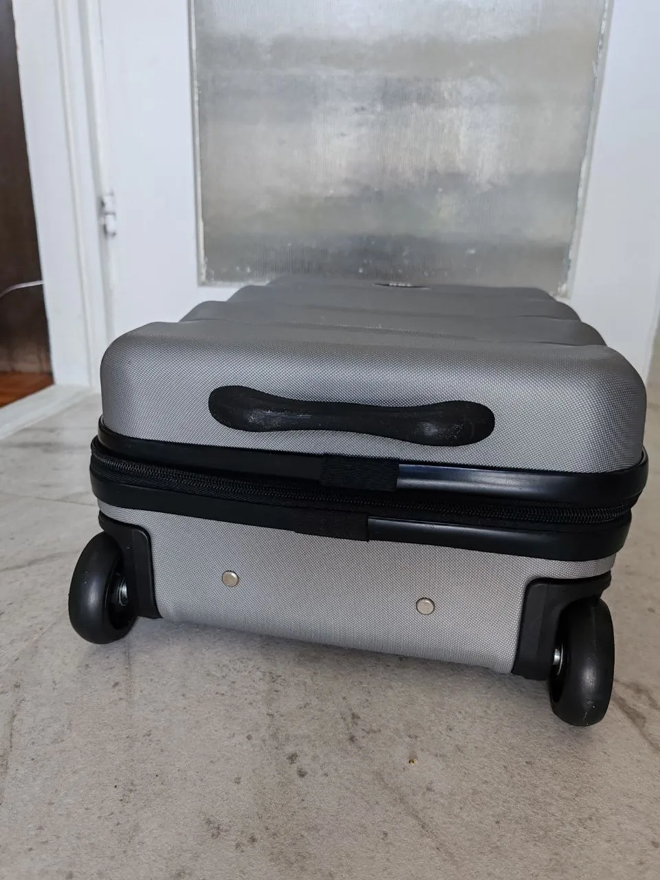 Чемодан ручная кладь 40×30×20 см 20 л 4