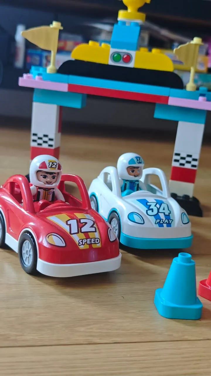 Lego Duplo набор Гонки 1