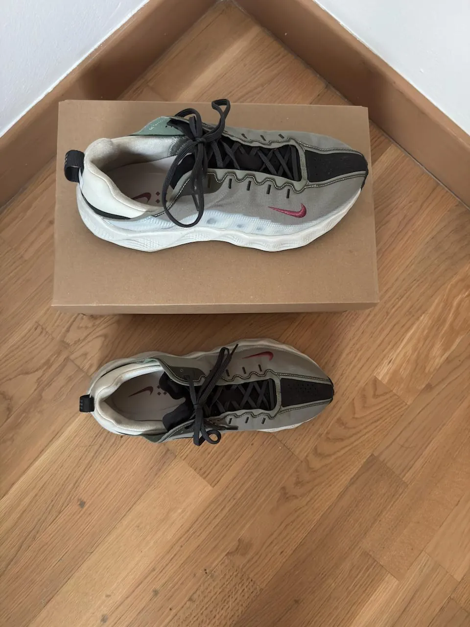 Кроссовки Nike Ava Rover EU 44.5 3