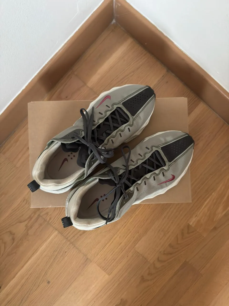 Кроссовки Nike Ava Rover EU 44.5 2