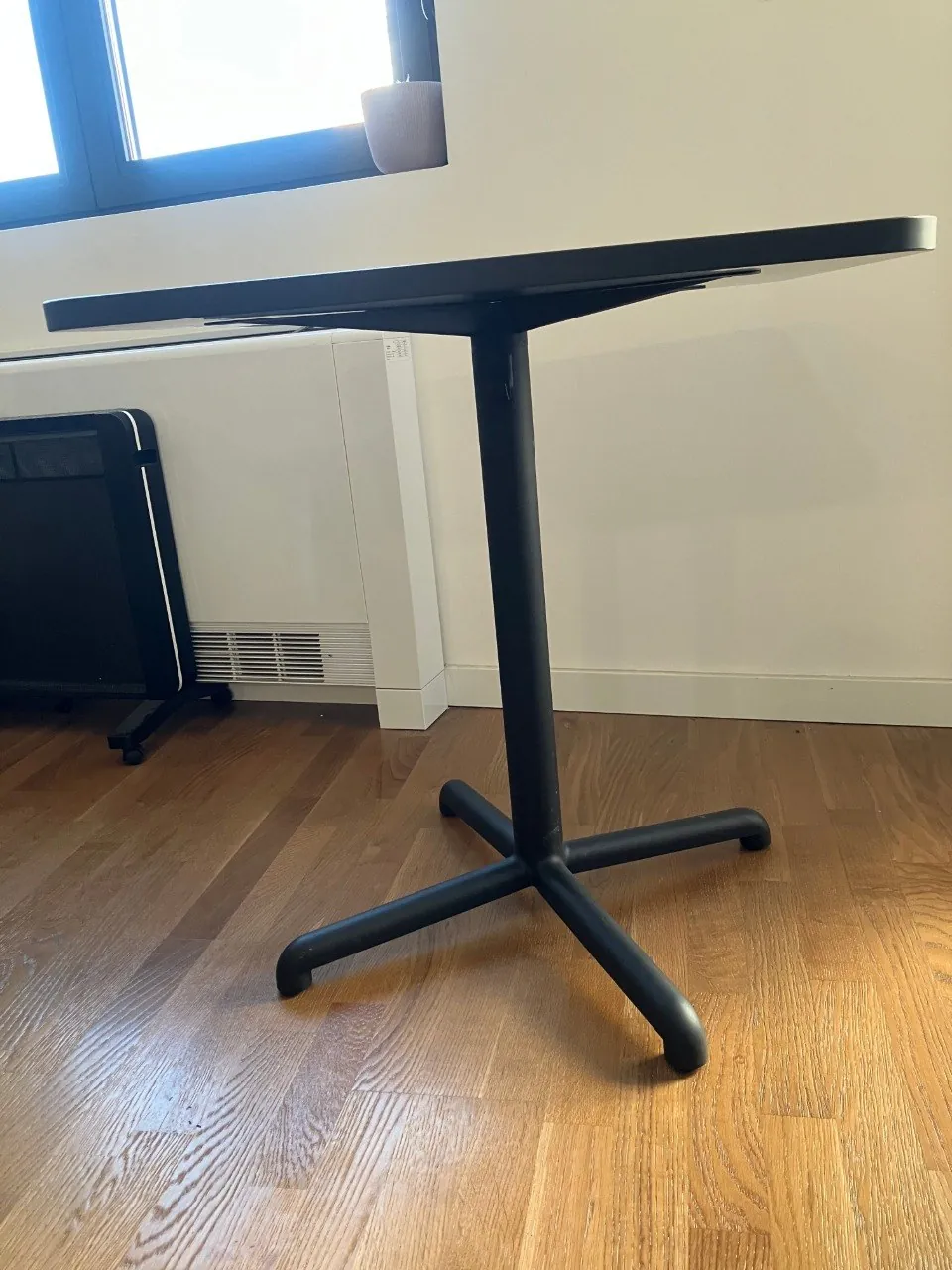 Стол IKEA STENSELE 70x70 см 1