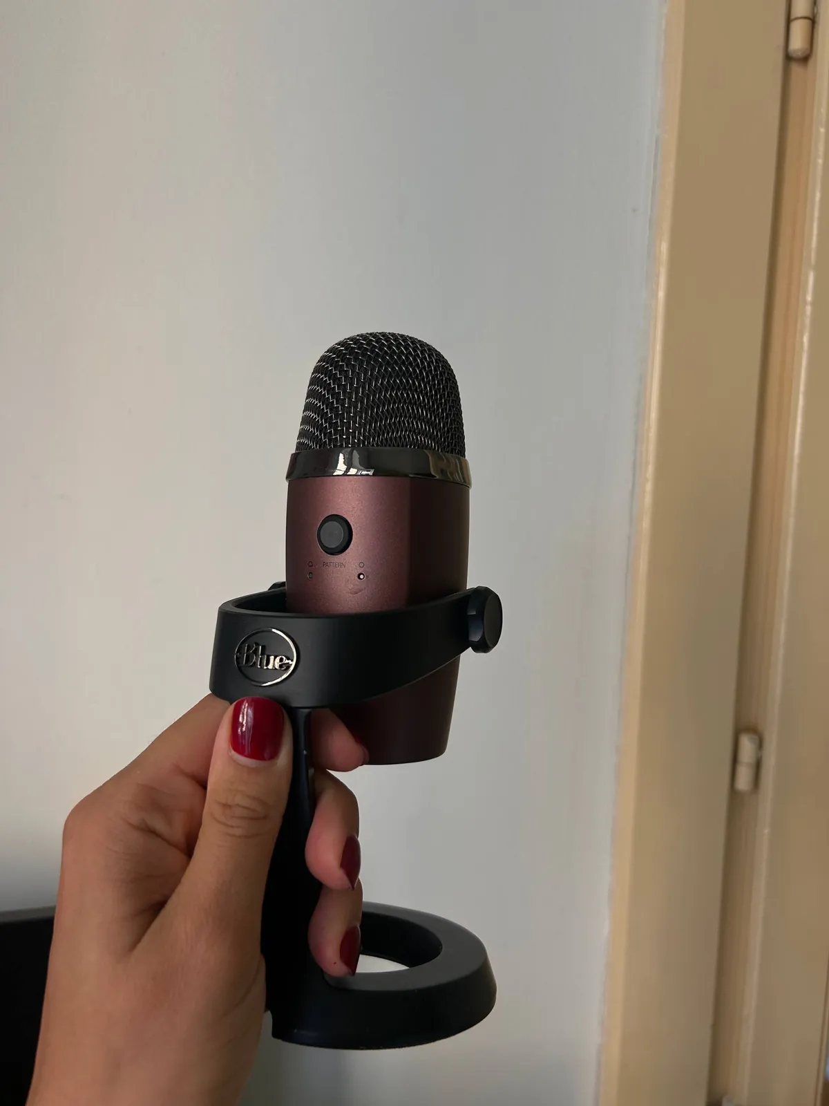 Микрофон Blue Yeti Nano 2