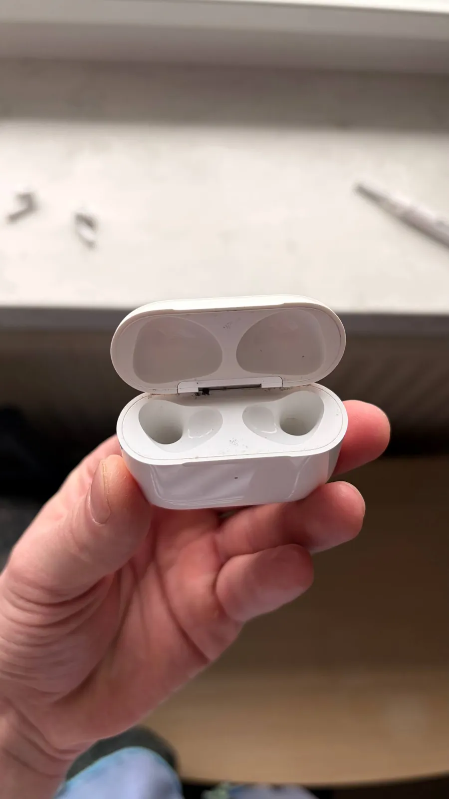 Продаю свои наушники Apple airpods 3 полностью в рабочем состоянии. в комплекте коробка, наушники... 7