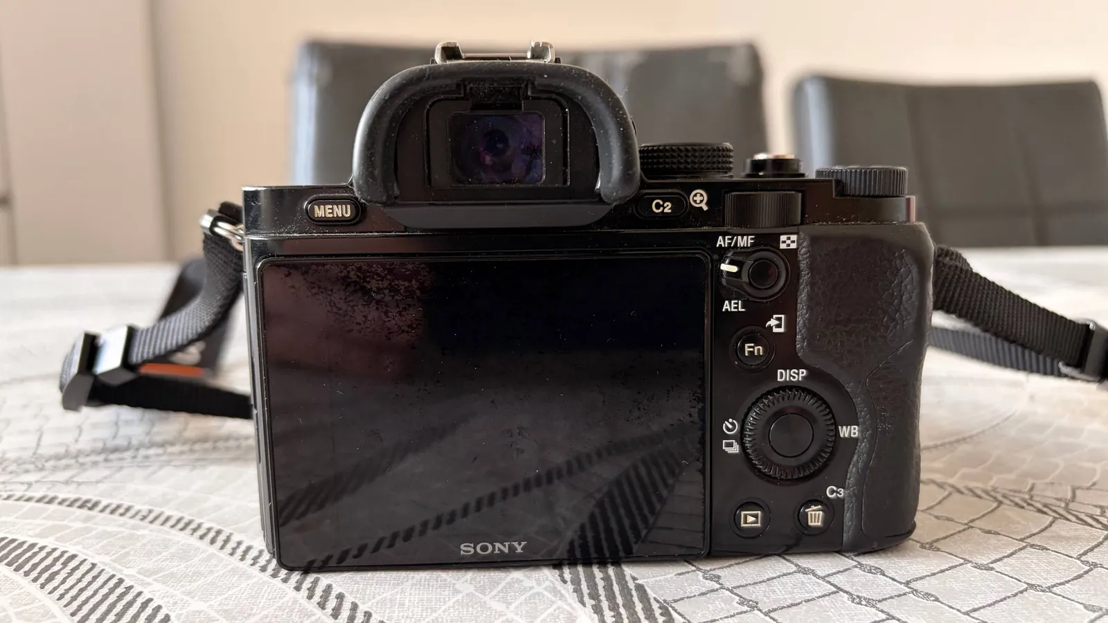 Продаю камеру Sony Alpha 7 первой модели. Камера беззеркальная, профессиональная, в хорошем состо... 4