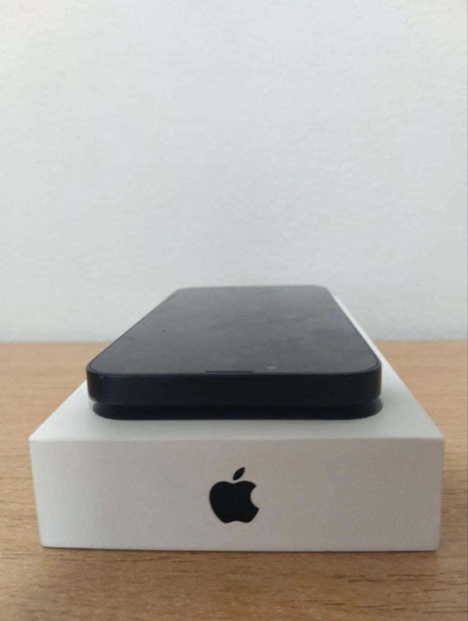 Apple iPhone 13 128GB Midnight 8