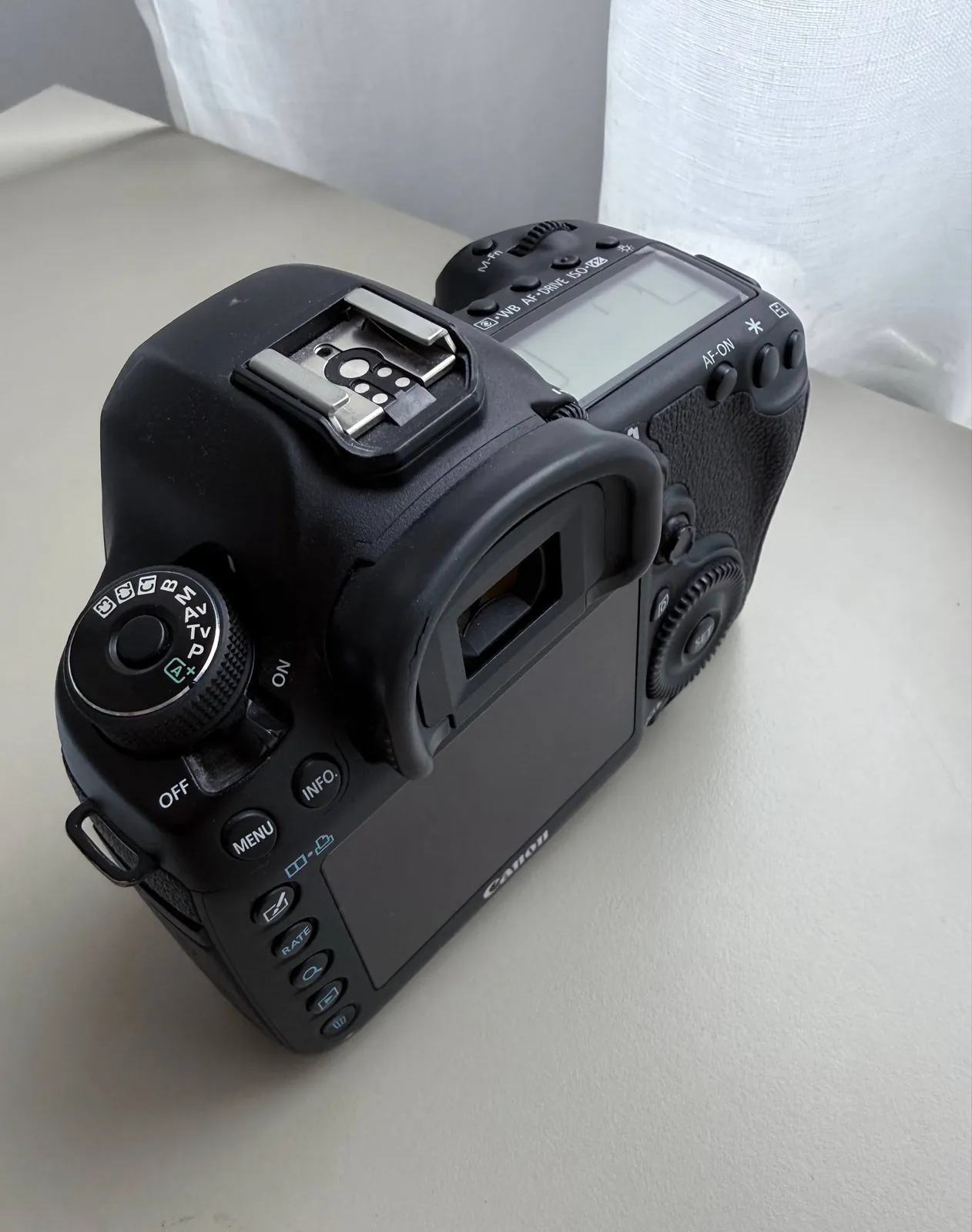 Canon EOS 5D Mark III зеркальный фотоаппарат 2