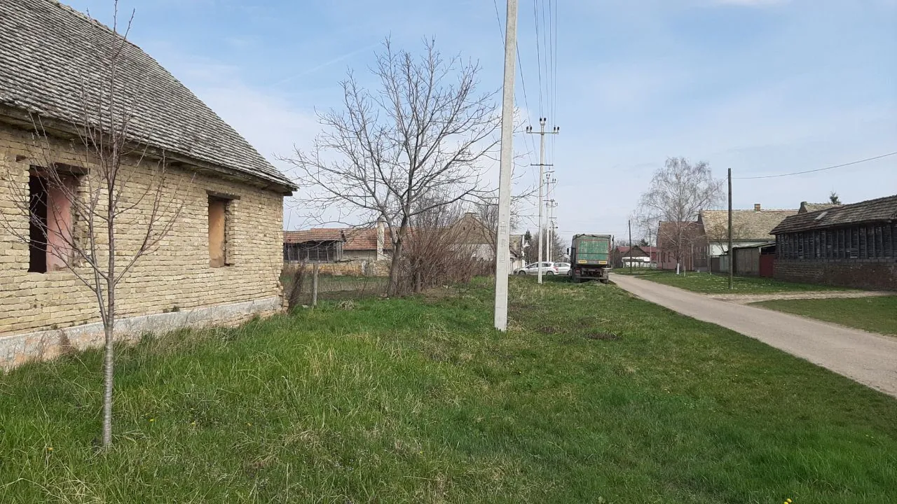 Участок 18 аров с домом под снос Turija 3 млн дин 4
