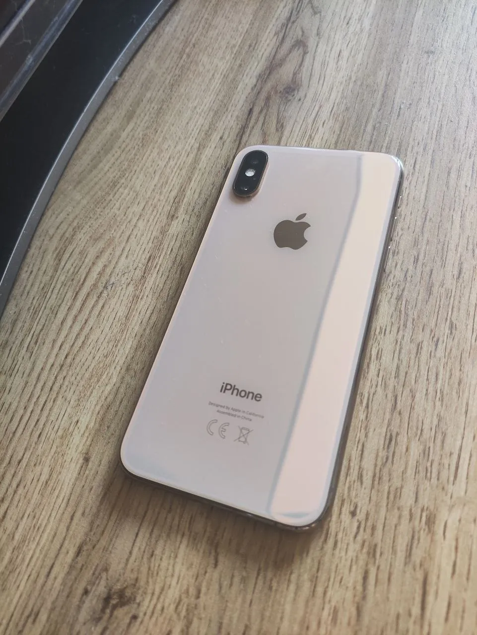 iPhone XS 256 ГБ зелёный оттенок экрана 1
