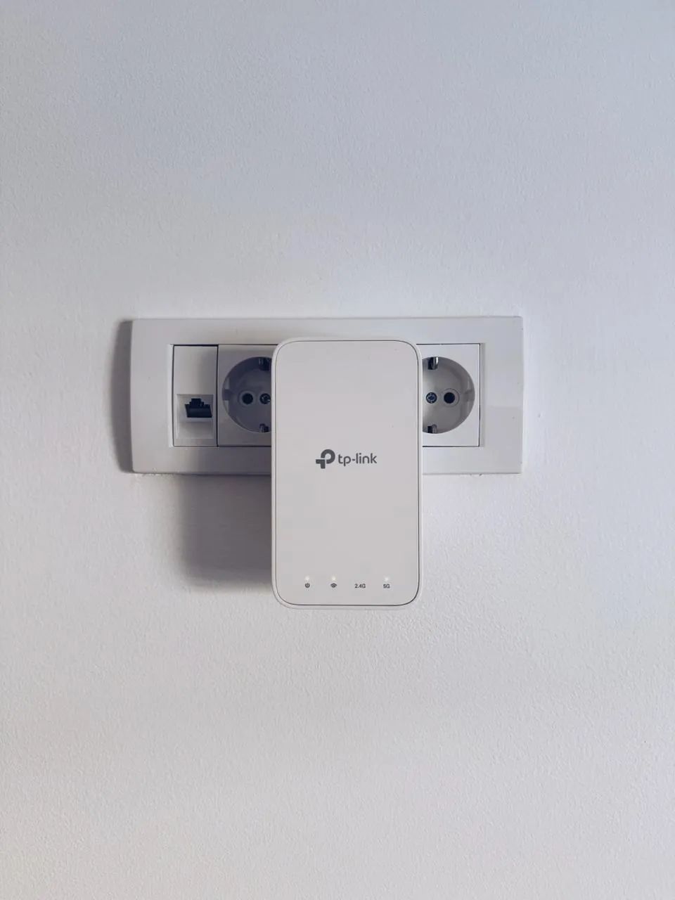 Wi-Fi репитер TP-Link RE330 AC1200 1