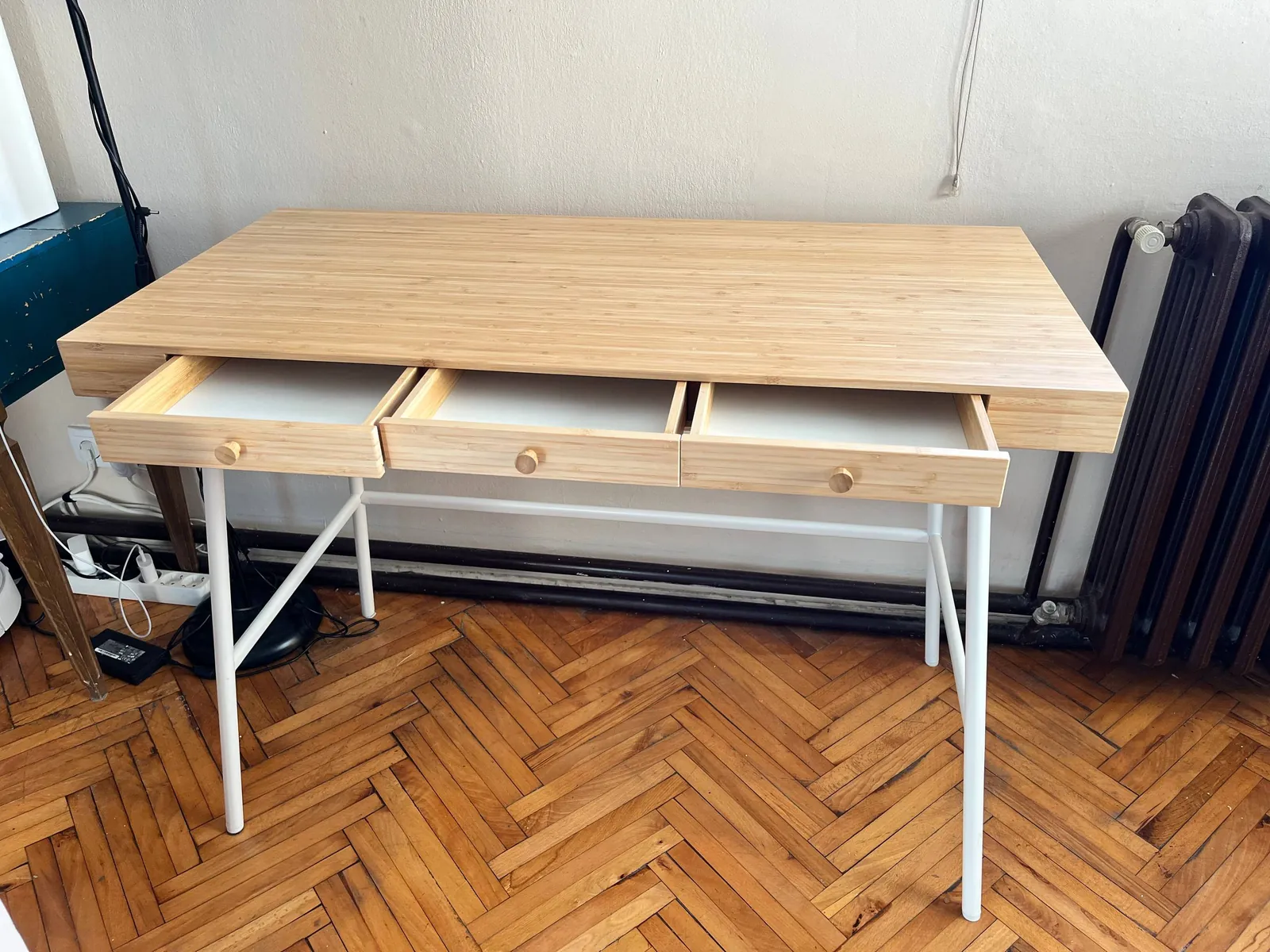 Письменный стол IKEA LILLÅSEN с 3 ящиками 4