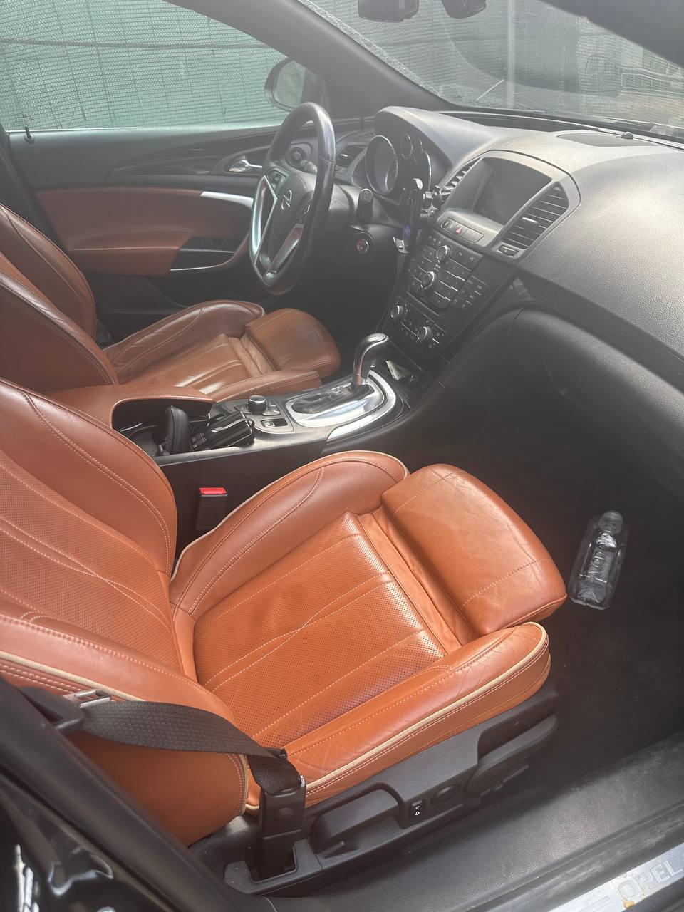 Opel Insignia 2011 1