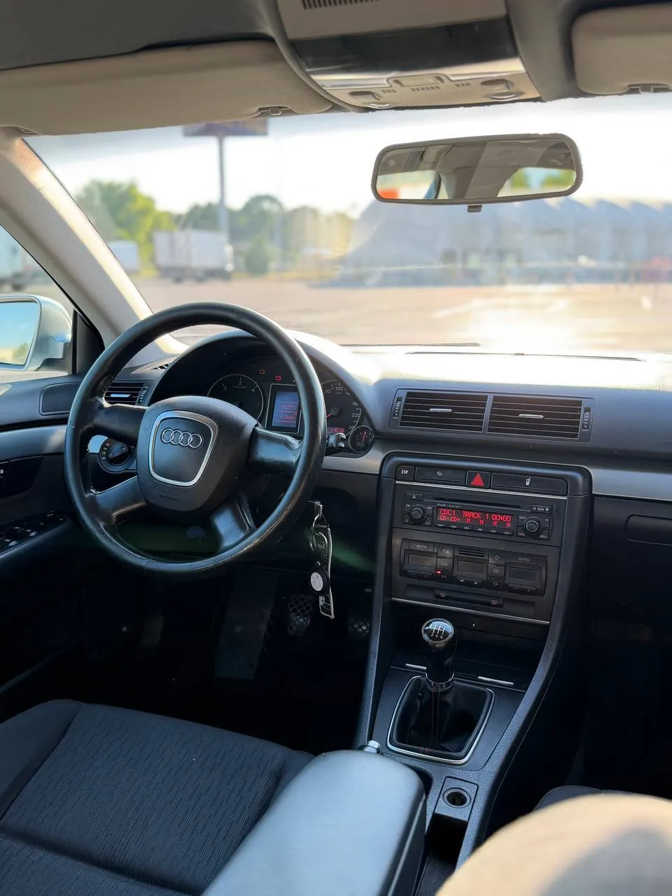 Audi A4 B7 Avant 2.0 TDI механика 5