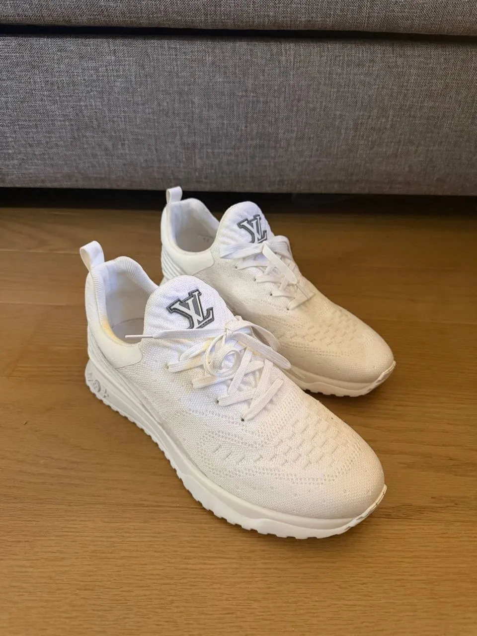 Кроссовки Louis Vuitton белые новые EU 44-45 2