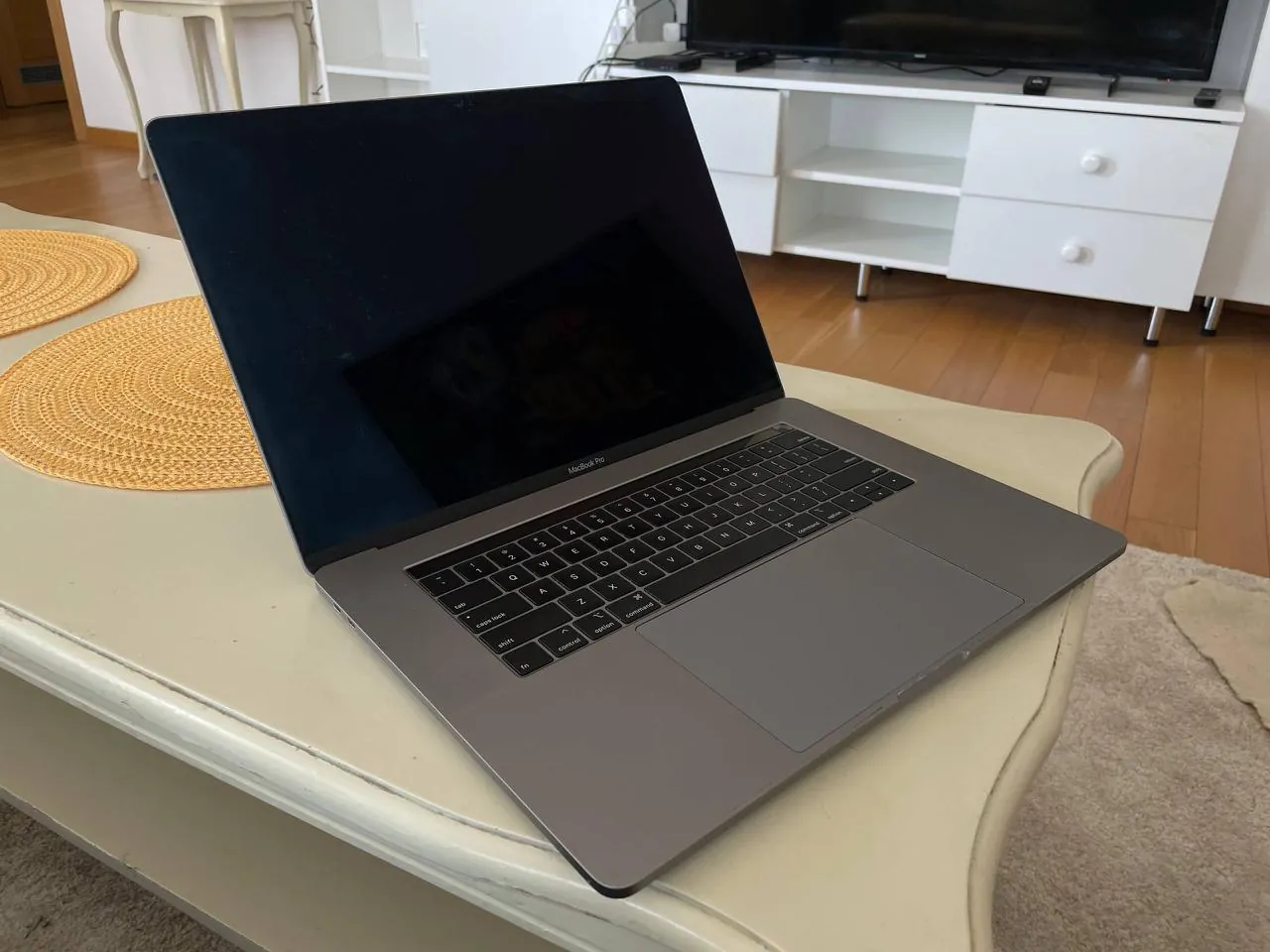 MacBook Pro 15 2018 i7 16GB 256GB SSD 3