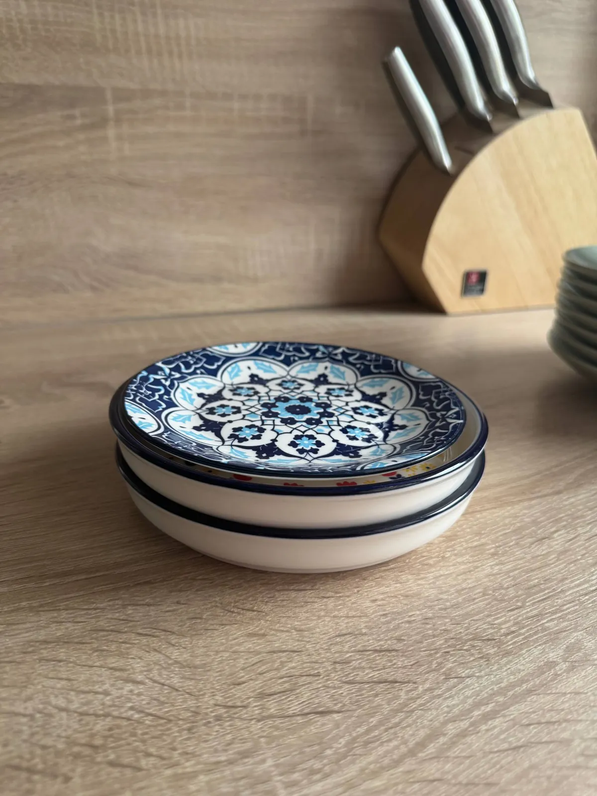 Тарелки из Южной Кореи, 200 RSD каждая 4