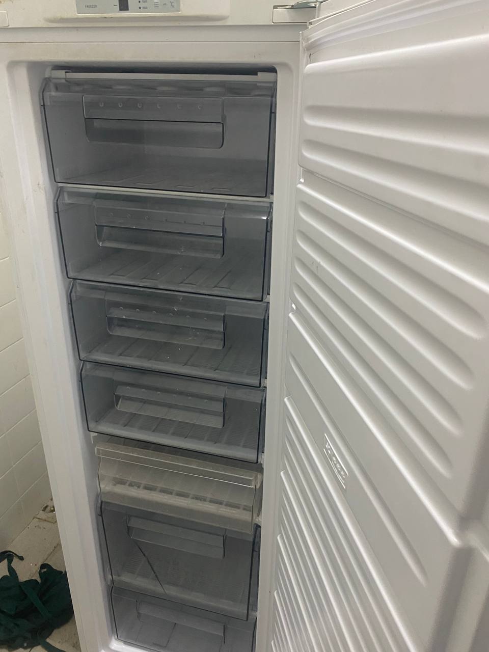 Стол и диван 4