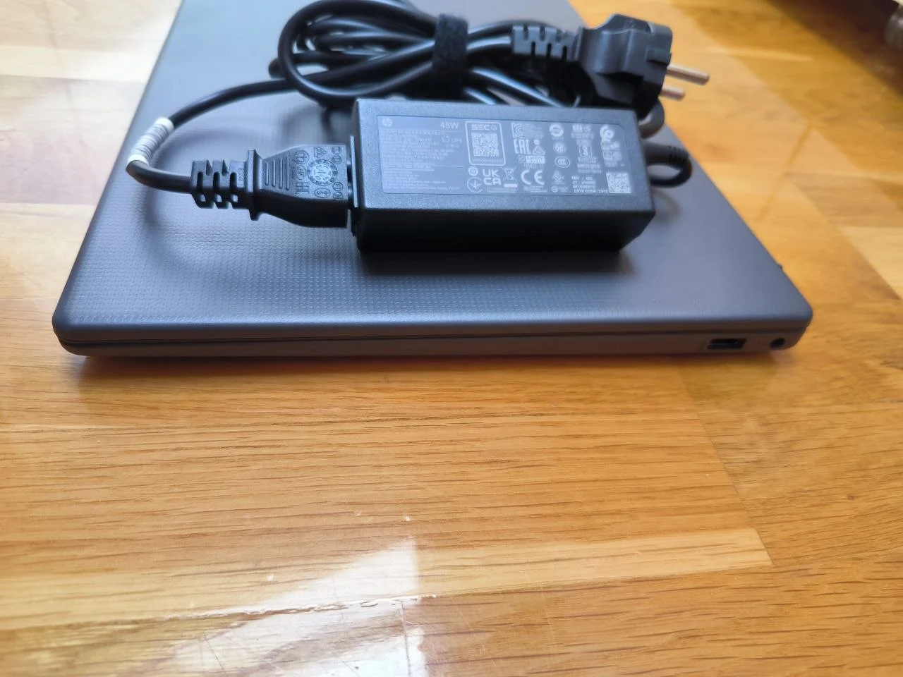HP Laptop AK9P4AT 5