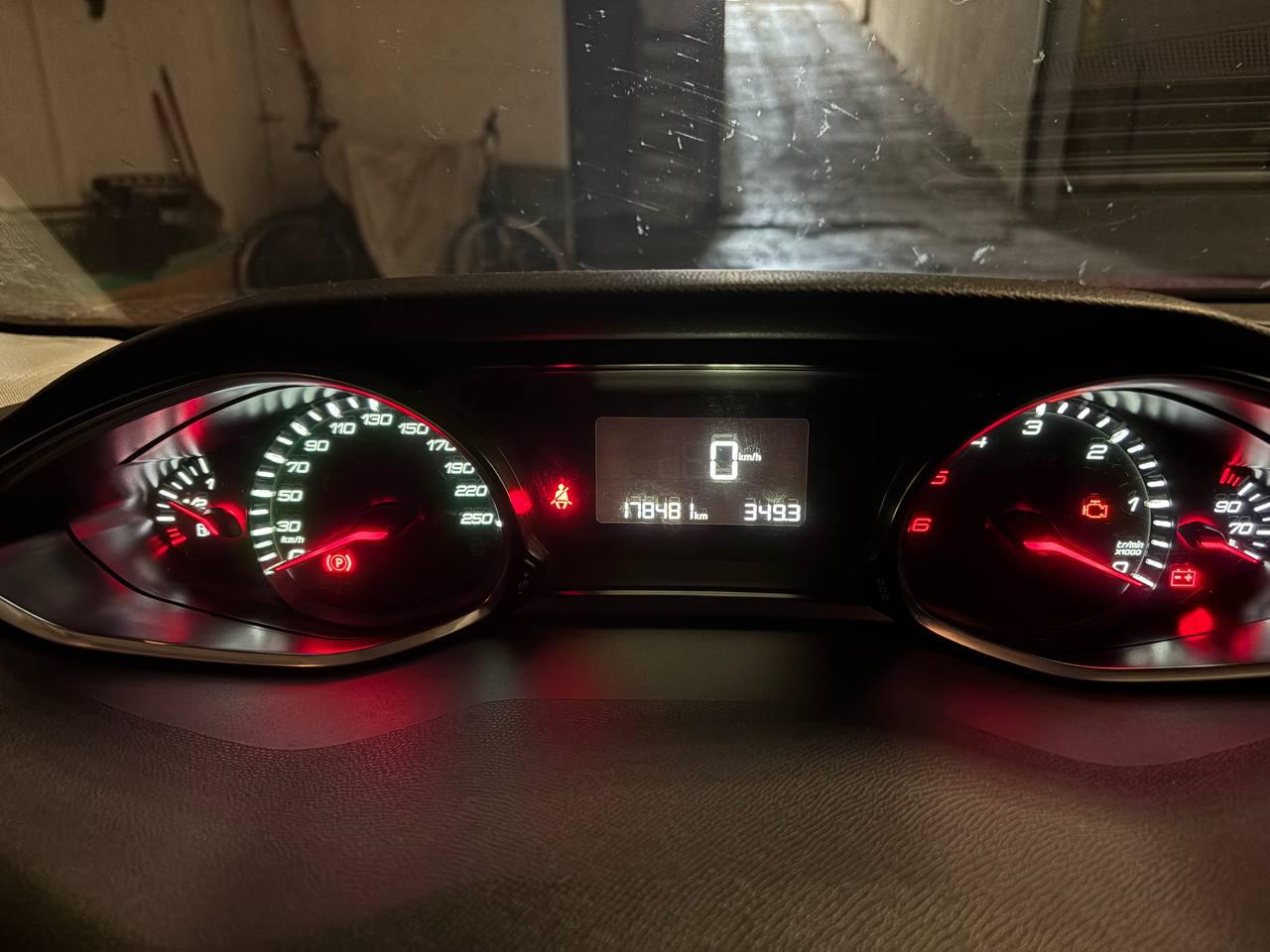 Peugeot 308 SW 2018 8