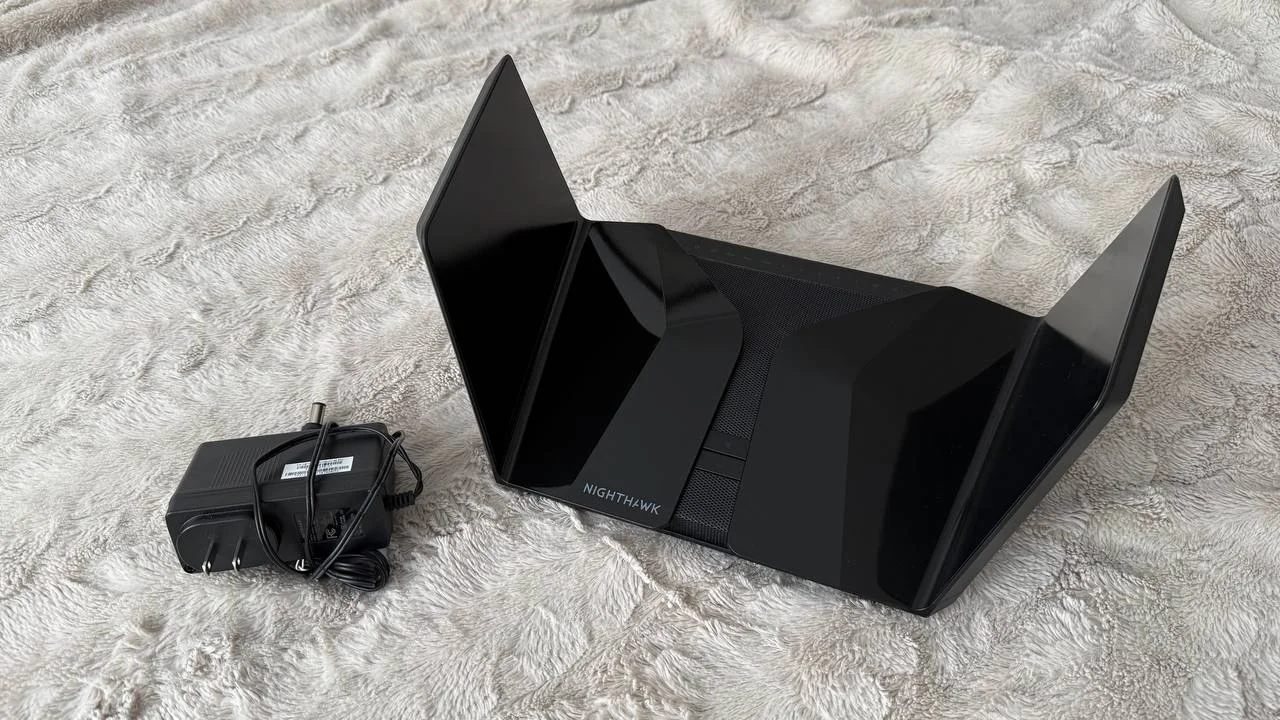 ПРОДАМ РОУТЕР Netgear Nighthawk AXE11000 1