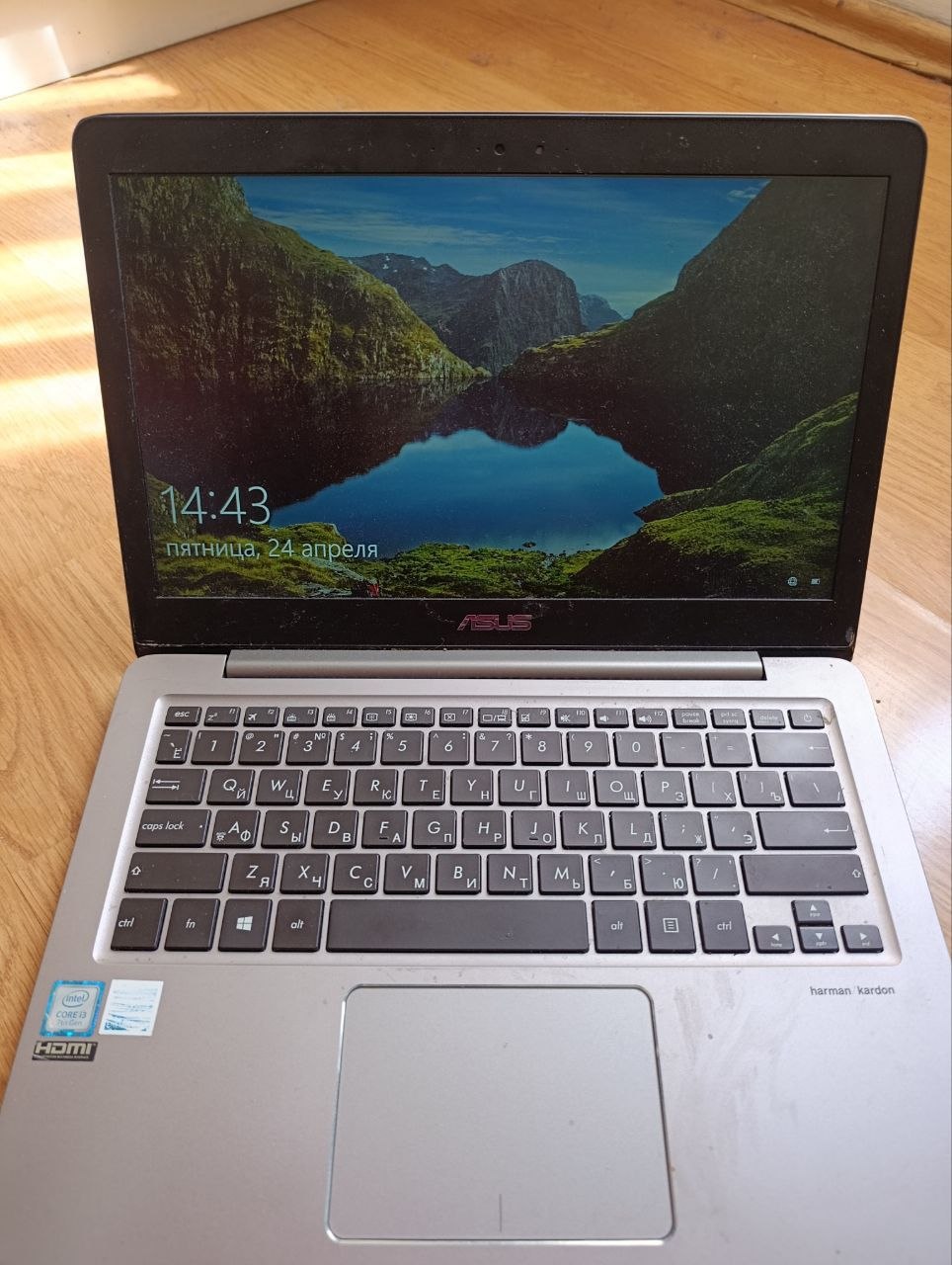 Продаю ноутбук asus 1