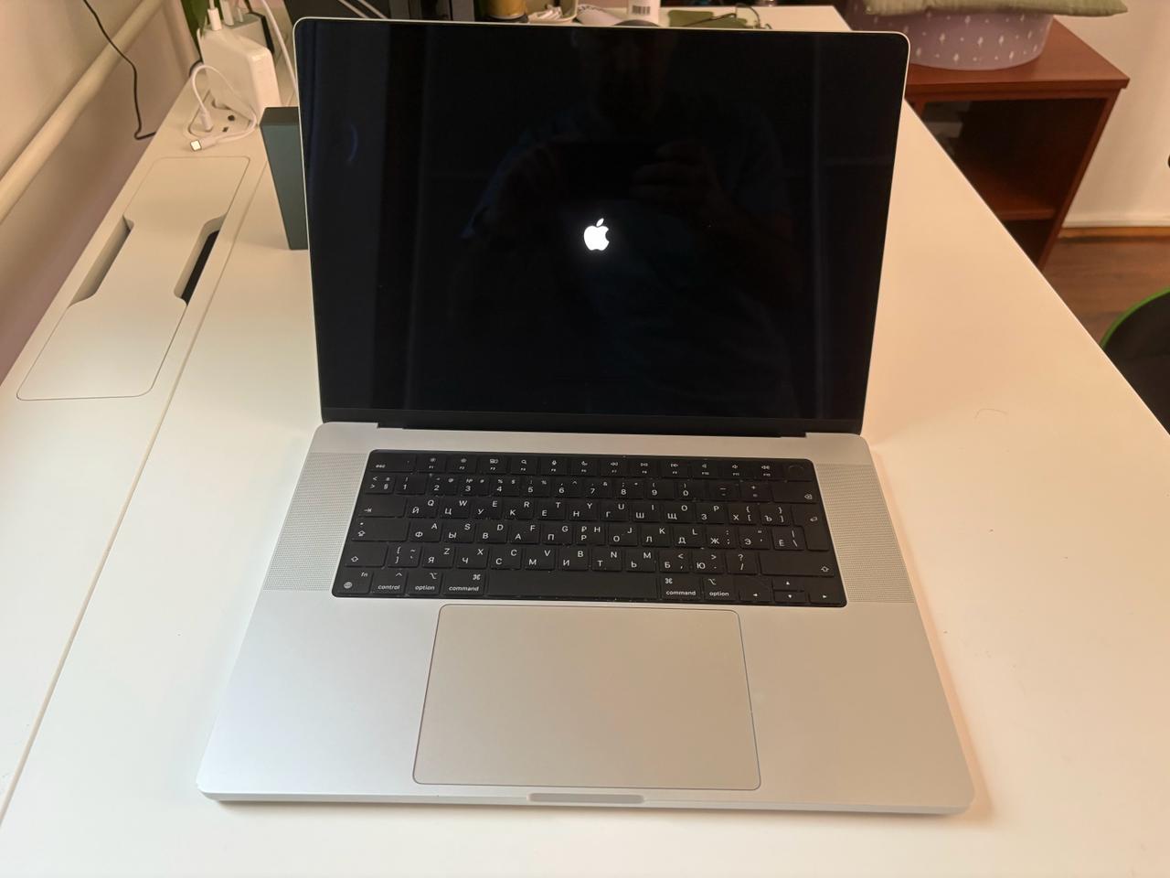 MacBook Pro 16 M2 Max 32Gb 1Tb 1