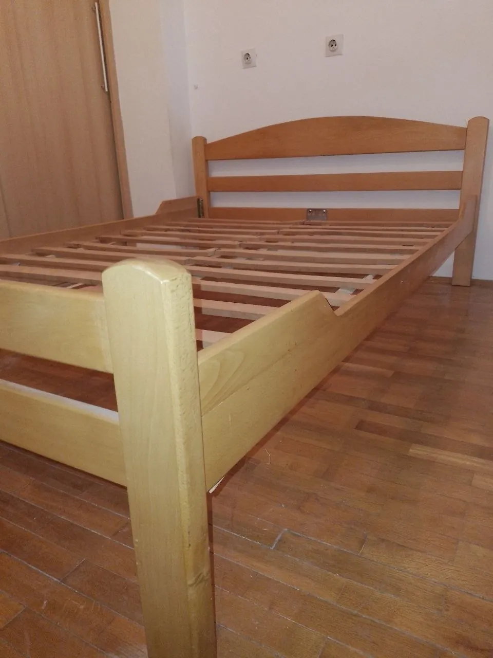Деревянная двуспальная кровать 140×200 Нови-Сад 1