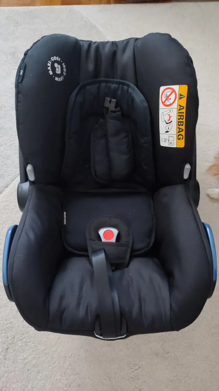 Автокресло Maxi-Cosi City с вкладышем и конвертиком 1