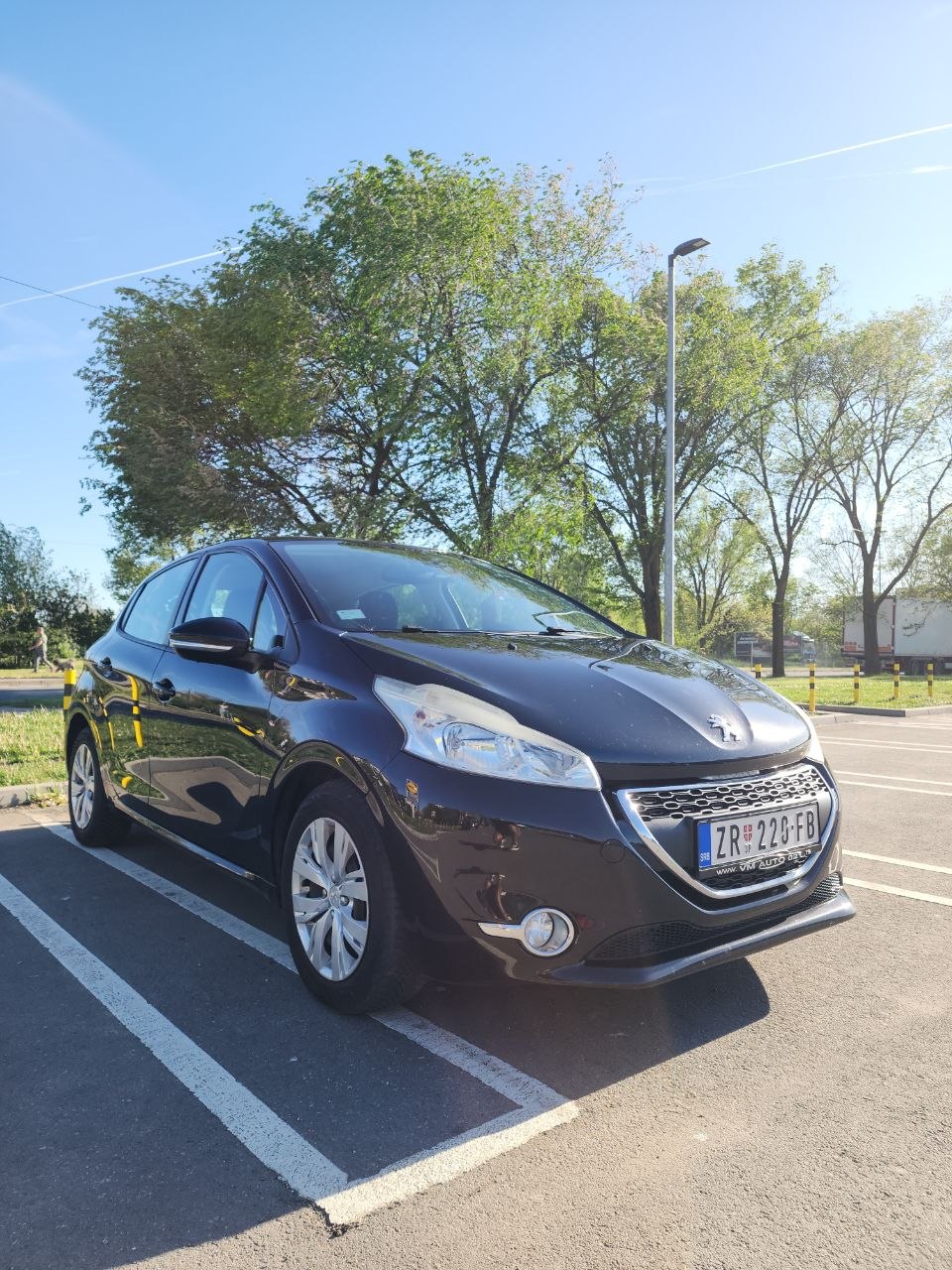 Peugeot 208 2012 1
