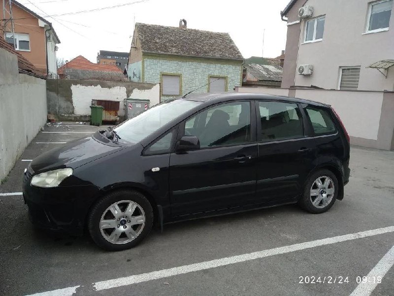 Ford Focus C-Max 2010 1