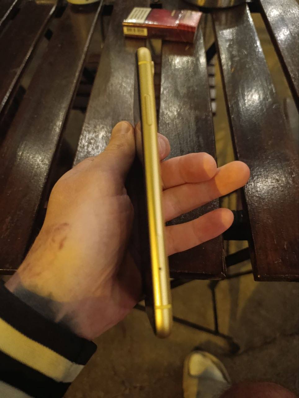 iPhone XR 4