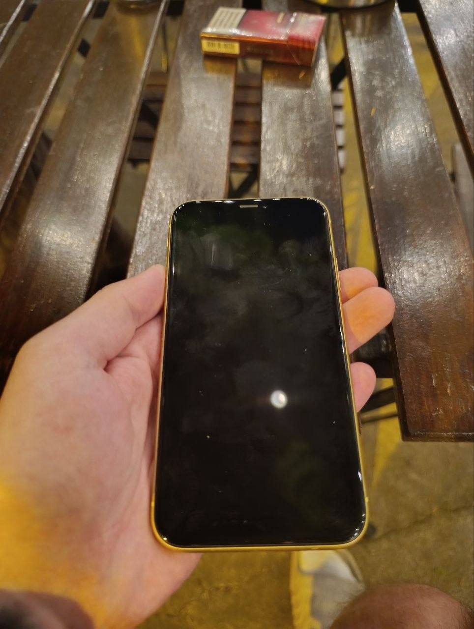 iPhone XR 1