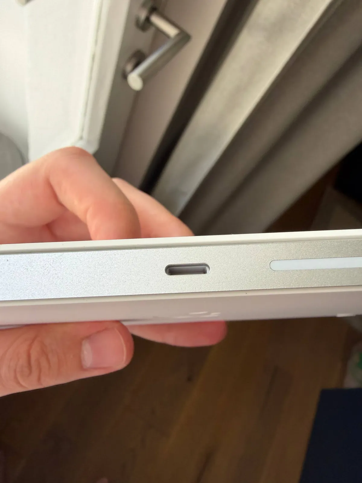 Apple Magic Trackpad Lightning 3
