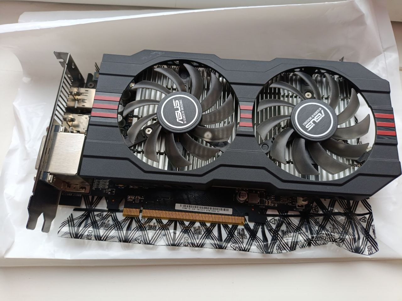 Видеокарта Asus Radeon R7 260x и монитор Viewsonic 1