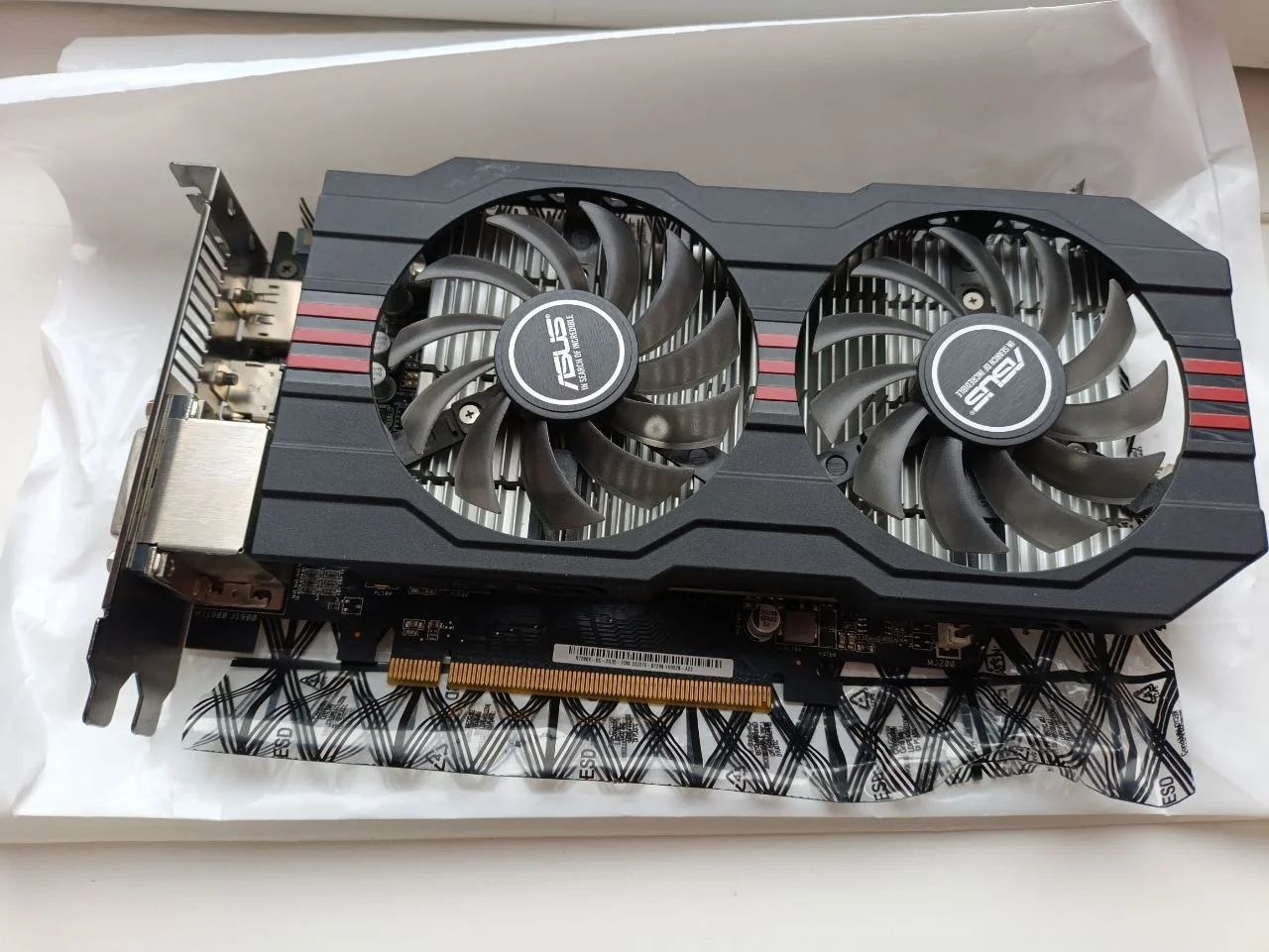Видеокарта Asus Radeon R7 260x и монитор Viewsonic 1