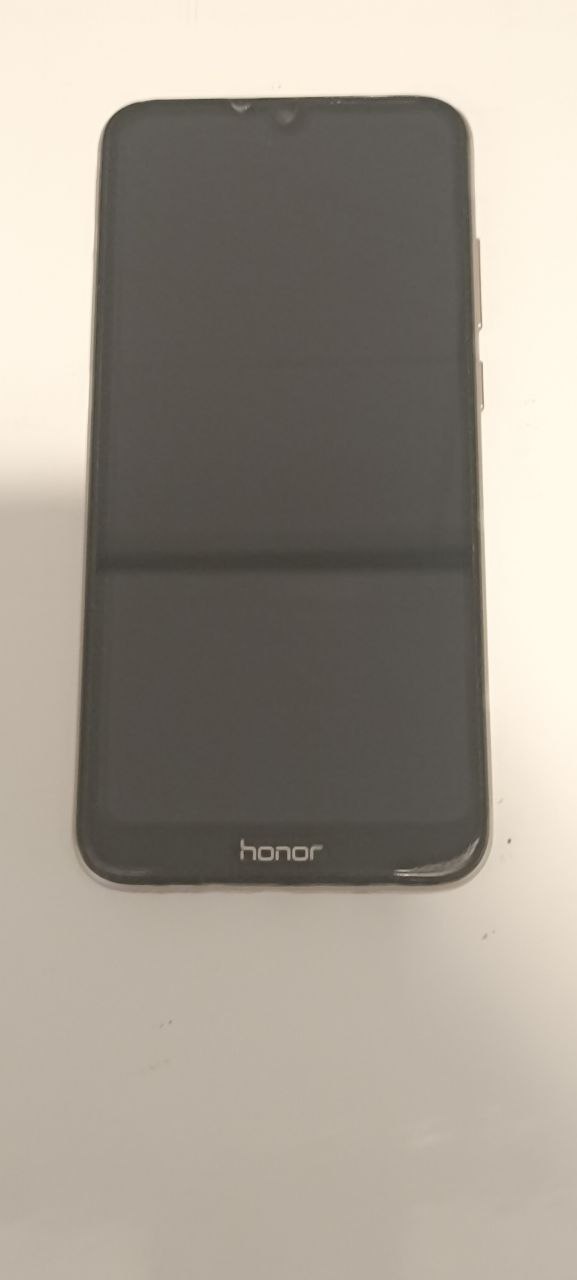 Телефон Honor 8a 32GB 3