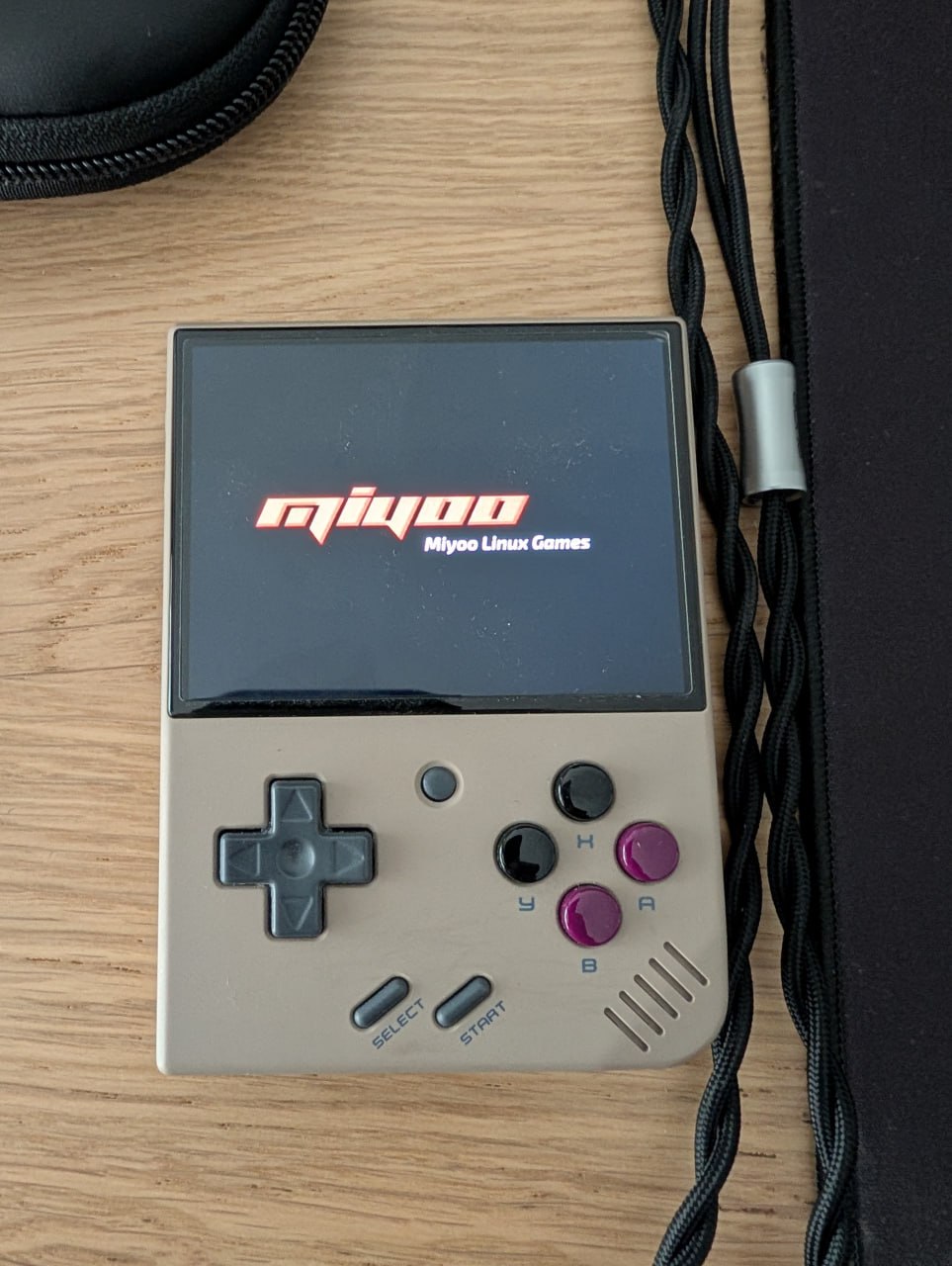 Miyoo Mini Plus игровая консоль 1