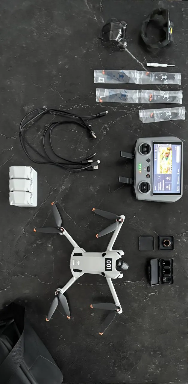 Дрон DJI Mini 4 Pro Fly More Combo 2