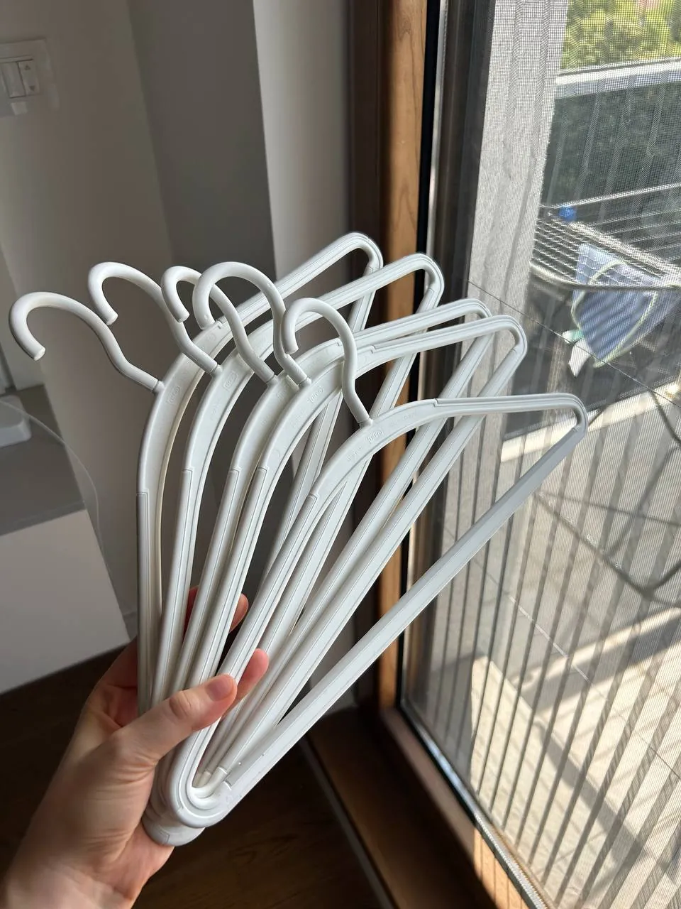 Вешалки IKEA пять штук Земун 1