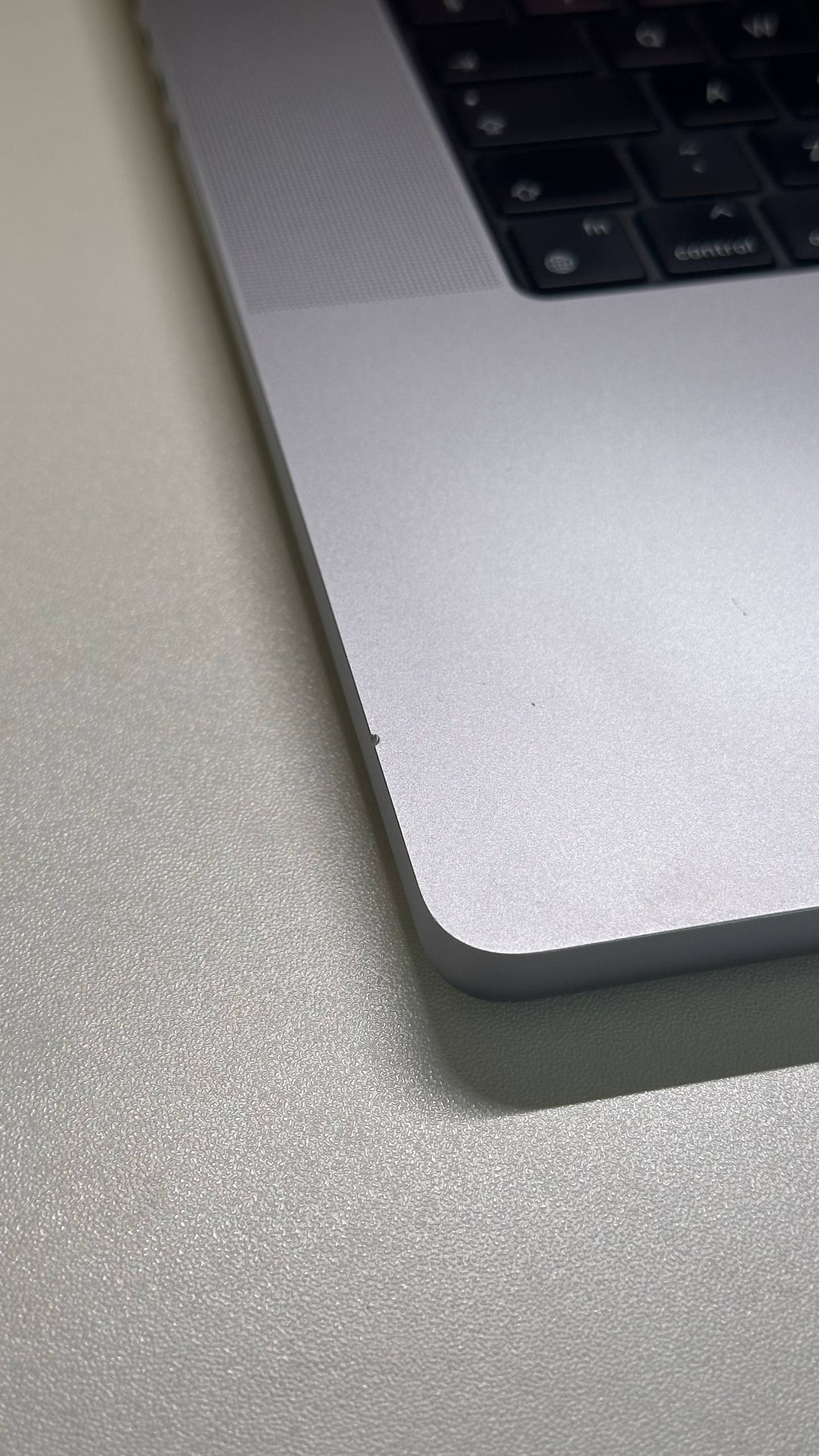 MacBook Pro 16 M2 Pro 16 512 7