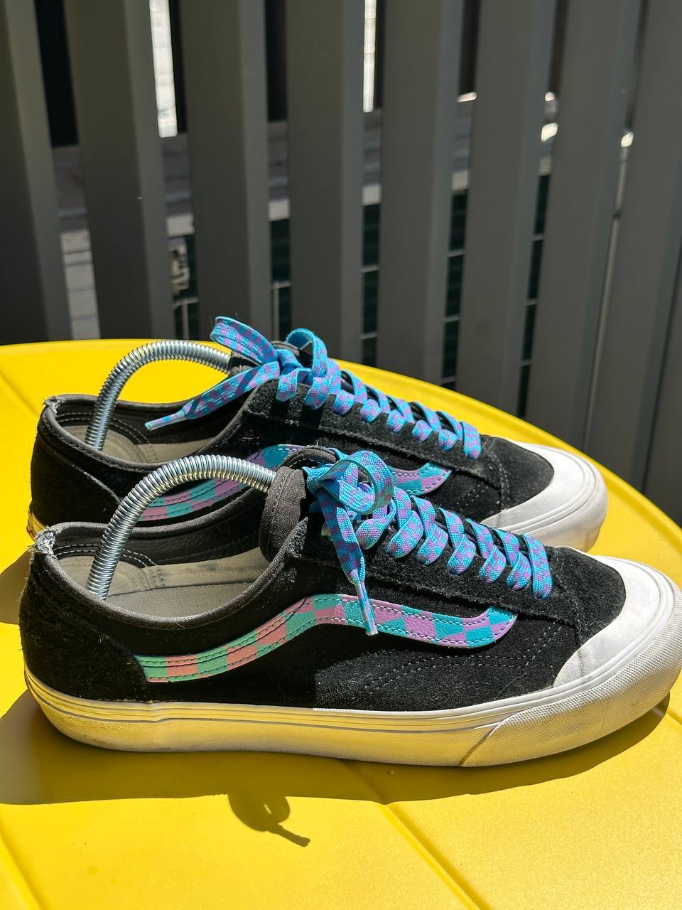 Кроссовки Vans и футболка Supreme 2