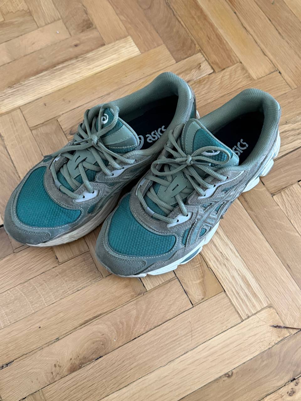 Кроссовки Asics 43,5 2